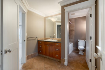 CUSTOM GORGEOUS HOME WITH PANORAMIC VIEW -- 2291 Orchard Ln, West Vancouver